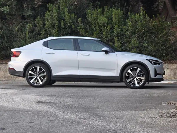 Polestar 2 2022 - 26999 EUR, 97803 km - 97803km - foto 9 de 30