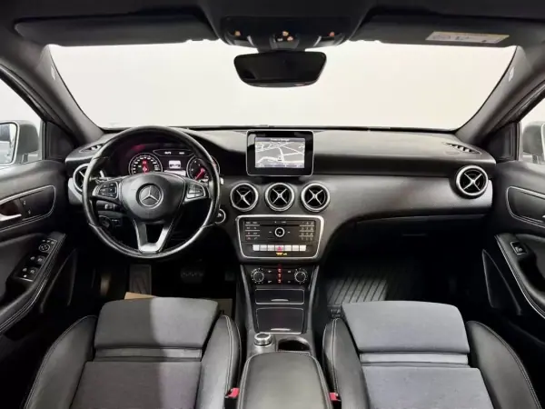 Mercedes-Benz A 180 2016 - 14950 EUR, 142000 km - AUTO.MOTO.pt - 142000km - foto 24 de 54