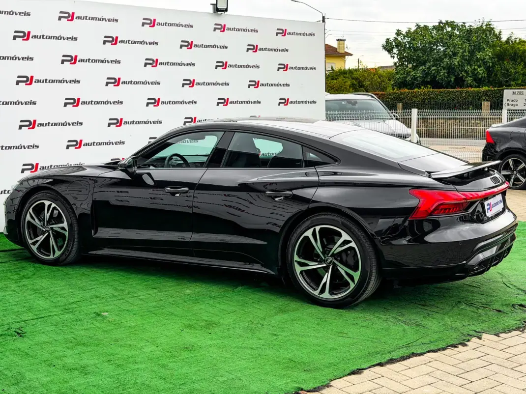 Audi e-tron GT 2022 - 58500 EUR, 86000 km - 86000km - foto 13 de 36