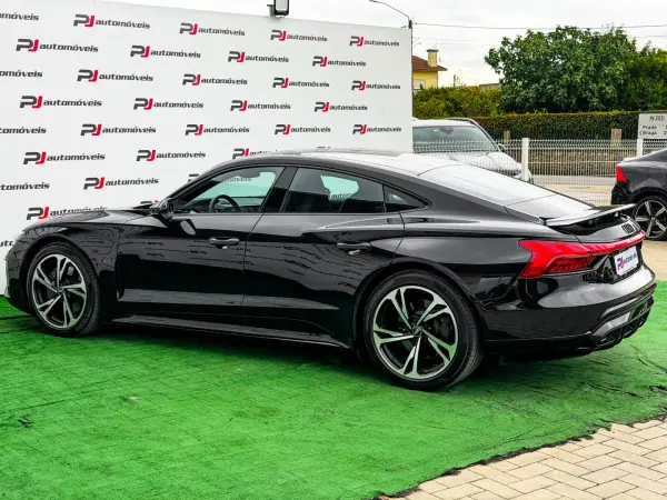 Audi e-tron GT 2022 - 58500 EUR, 86000 km - AUTO.MOTO.pt - 86000km - foto 13 de 36