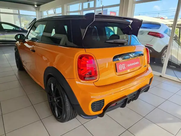 MINI John Cooper Works 2015 - 21500 EUR, 91950 km - AUTO.MOTO.pt - 91950km - foto 7 de 38