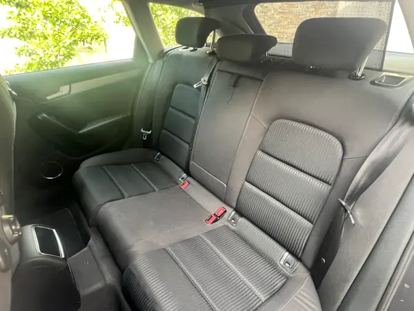 Audi A4 Avant 2010 - 6499 EUR, 500000 km - AUTO.MOTO.pt - 500000km - foto 12 de 17