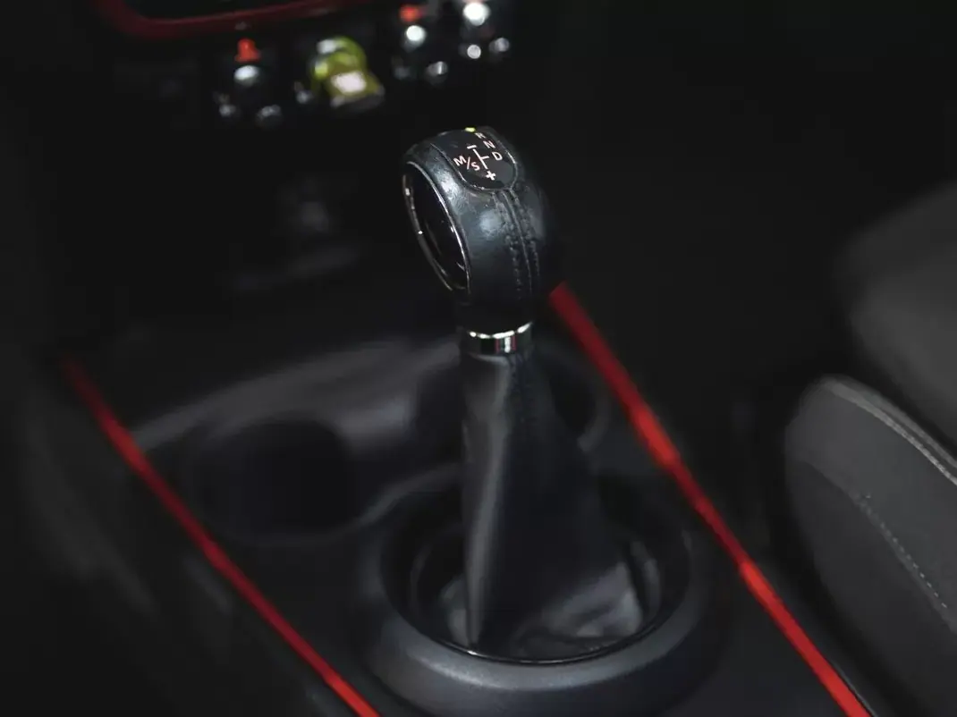 MINI Countryman 2020 - 22990 EUR, 120940 km - AUTO.MOTO.pt - 120940km - foto 22 de 25