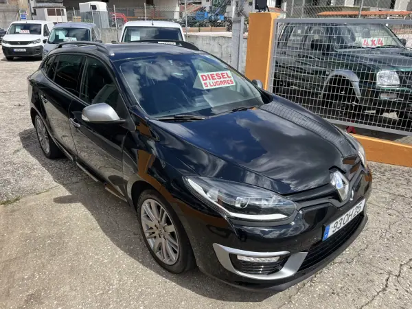 Renault Mégane Sport Tourer 2014 - 9500 EUR, 239995 km - AUTO.MOTO.pt - 239995km - foto 8 de 23