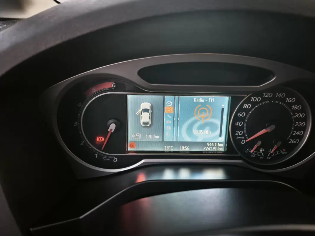Ford S-Max 2008 - 10990 EUR, 274092 km - AUTO.MOTO.pt - 274092km - foto 24 de 32