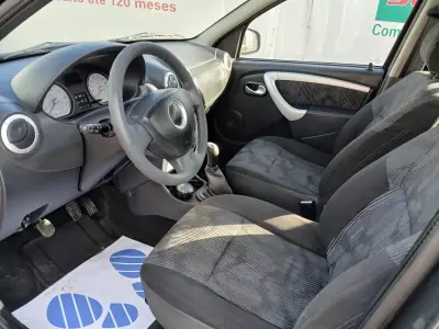 Dacia Sandero 2012 - 5750 EUR, 158792 km - AUTO.MOTO.pt - 158792km - foto 19 de 31