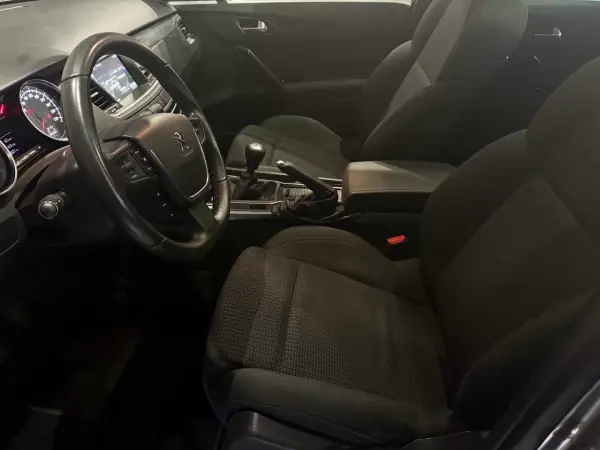 Peugeot 508 SW 2017 - 12490 EUR, 195000 km - AUTO.MOTO.pt - 195000km - foto 10 de 16