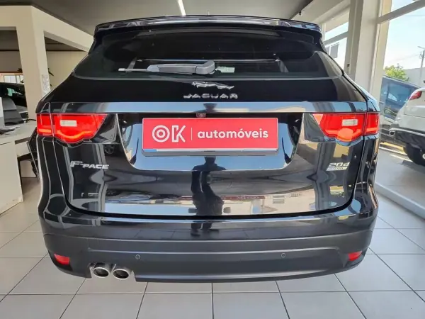 Jaguar F-Pace 2017 - 19750 EUR, 156000 km - AUTO.MOTO.pt - 156000km - foto 11 de 43