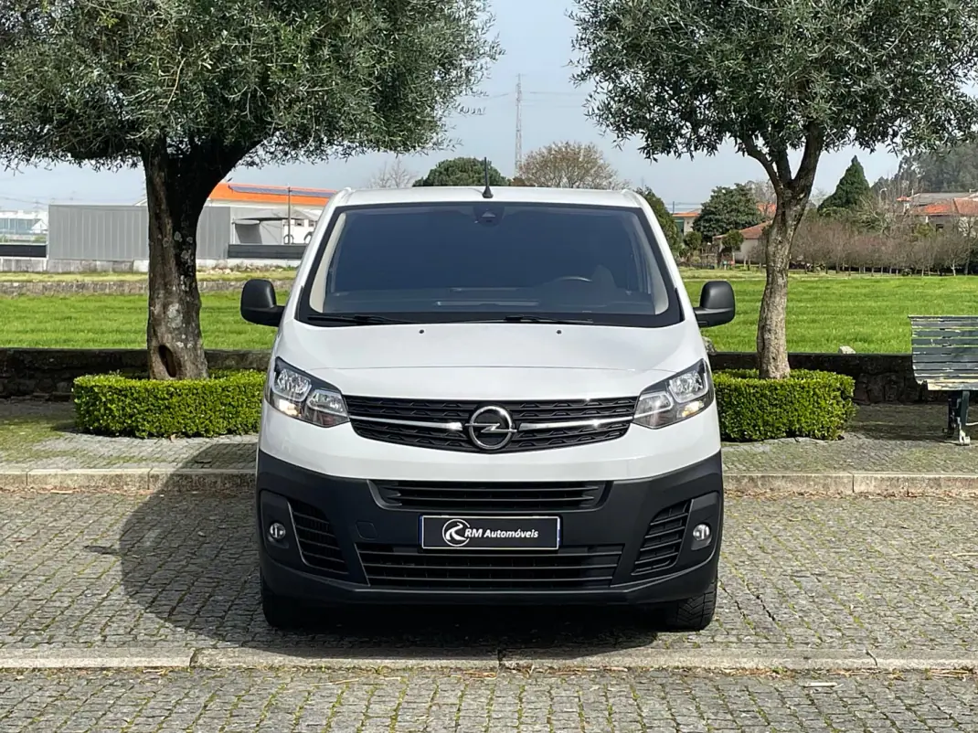 Opel COMBO 2022 - 17450 EUR, 123000 km - AUTO.MOTO.pt - 123000km - foto 3 de 37