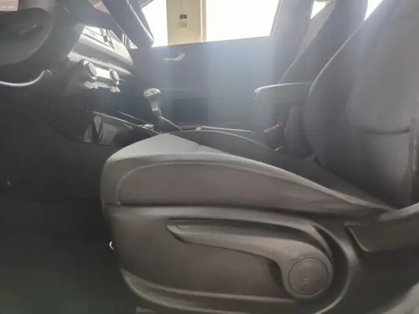 Kia Rio 2018 - 14750 EUR, 46500 km - AUTO.MOTO.pt - 46500km - foto 22 de 35