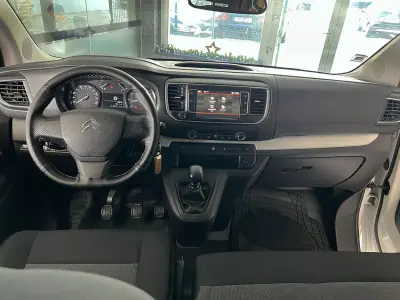 Citroën Spacetourer 2018 - 21800 EUR, 210620 km - AUTO.MOTO.pt - 210620km - foto 10 de 23