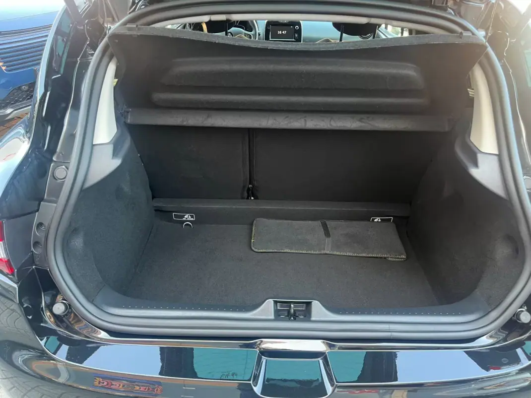 Renault Clio 2019 - 12900 EUR, 66000 km - AUTO.MOTO.pt - 66000km - foto 18 de 18