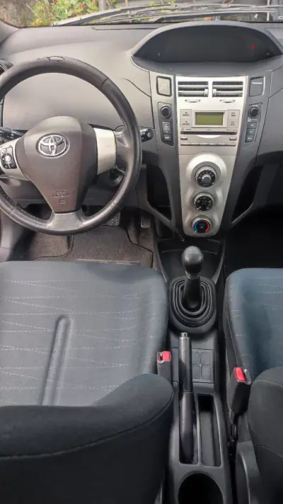 Toyota Yaris 2006 - 6678 EUR, 209787 km - AUTO.MOTO.pt - 209787km - foto 4 de 7