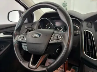 Ford Focus SW 2015 - 10850 EUR, 153000 km - AUTO.MOTO.pt - 153000km - foto 11 de 12