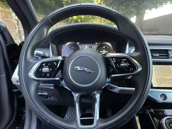 Jaguar I-Pace 2020 - 24499 EUR, 128765 km - AUTO.MOTO.pt - 128765km - foto 30 de 41