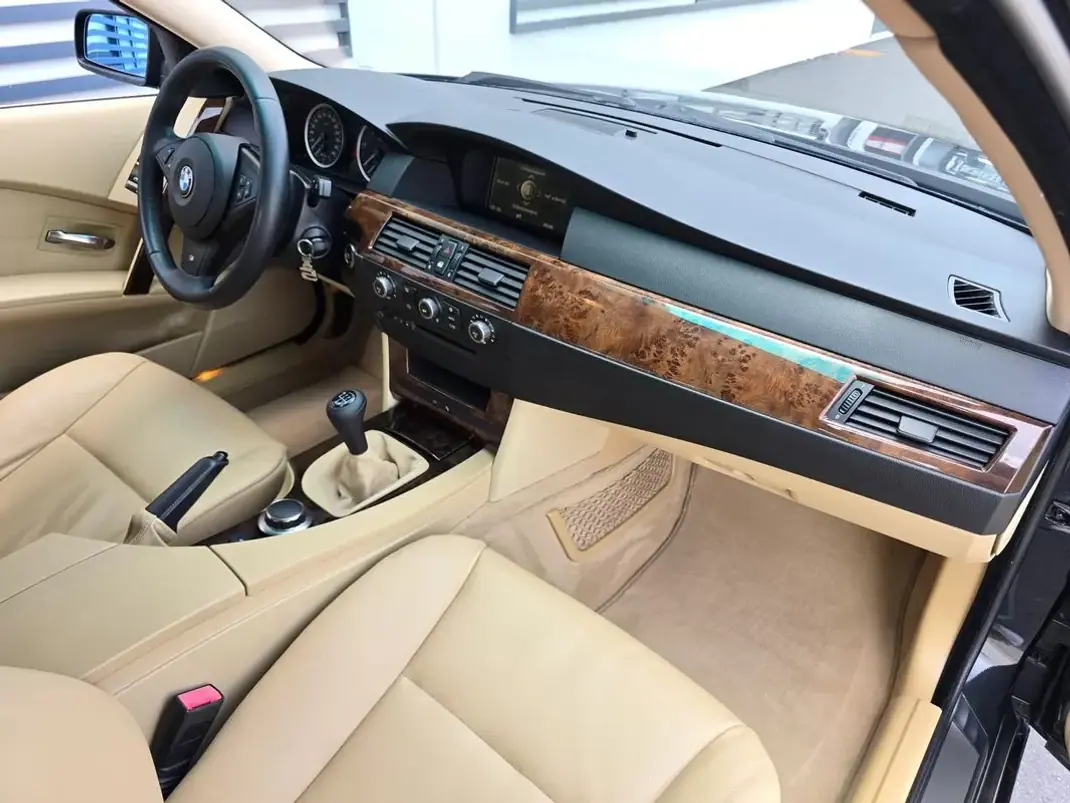 BMW 520 2006 - 9990 EUR, 153000 km - AUTO.MOTO.pt - 153000km - foto 22 de 29