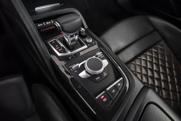 Audi R8 Spyder 2019 - 170000 EUR, 31543 km - AUTO.MOTO.pt - 31543km - foto 16 de 23