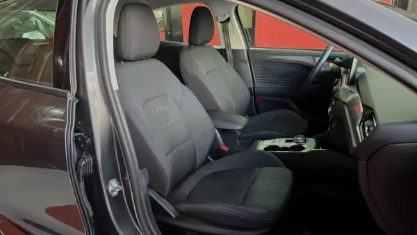 Ford Focus 2020 - 15990 EUR, 90544 km - AUTO.MOTO.pt - 90544km - foto 41 de 51