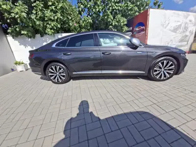 Volkswagen Arteon 2019 - 24750 EUR, 92519 km - AUTO.MOTO.pt - 92519km - foto 39 de 42