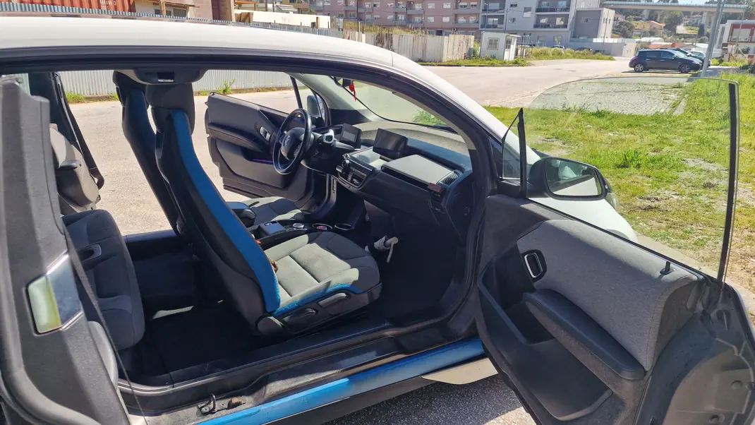 BMW i3 2017 - 19500 EUR, 151000 km - AUTO.MOTO.pt - 151000km - foto 17 de 17