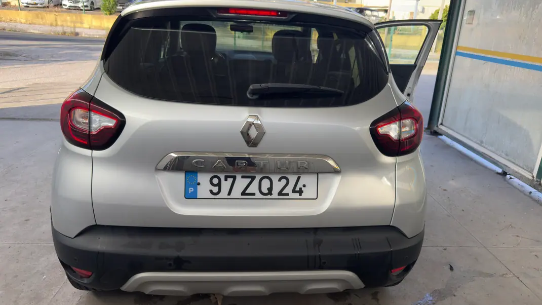 Renault Captur 2019 - 13249 EUR, 125000 km - AUTO.MOTO.pt - 125000km - foto 2 de 16