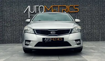 Kia Ceed SW 2010 - 7650 EUR, 193000 km - AUTO.MOTO.pt - 193000km - foto 6 de 12
