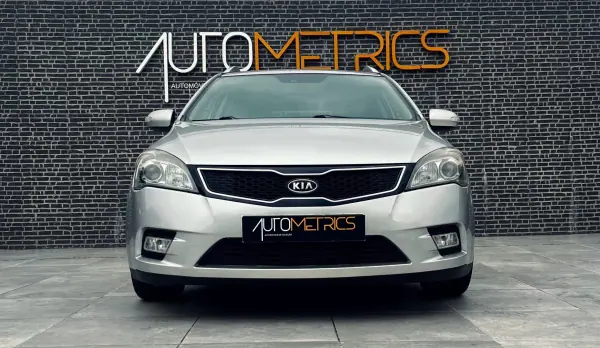 Kia Ceed SW 2010 - 7650 EUR, 193000 km - AUTO.MOTO.pt - 193000km - foto 6 de 12