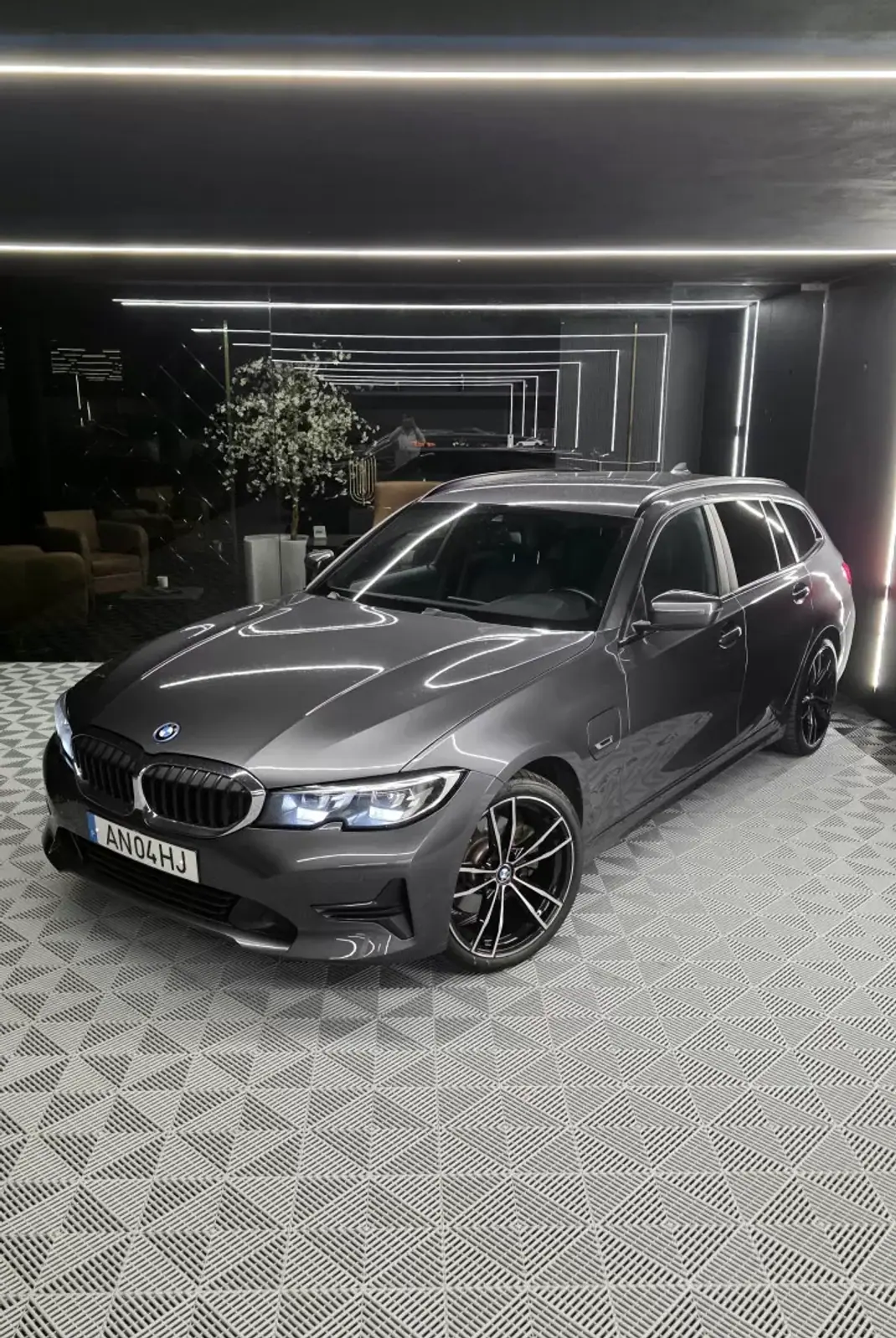 BMW 320 2022 - 26750 EUR, 139000 km - AUTO.MOTO.pt - 139000km - foto 2 de 24