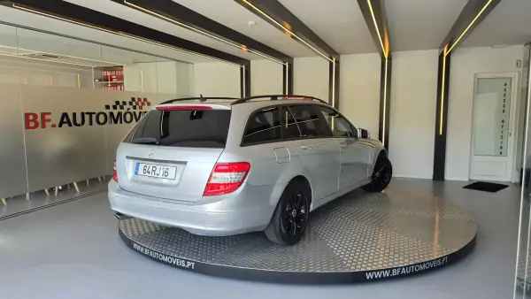 Mercedes-Benz C 220 2010 - 9900 EUR, 291040 km - AUTO.MOTO.pt - 291040km - foto 4 de 61