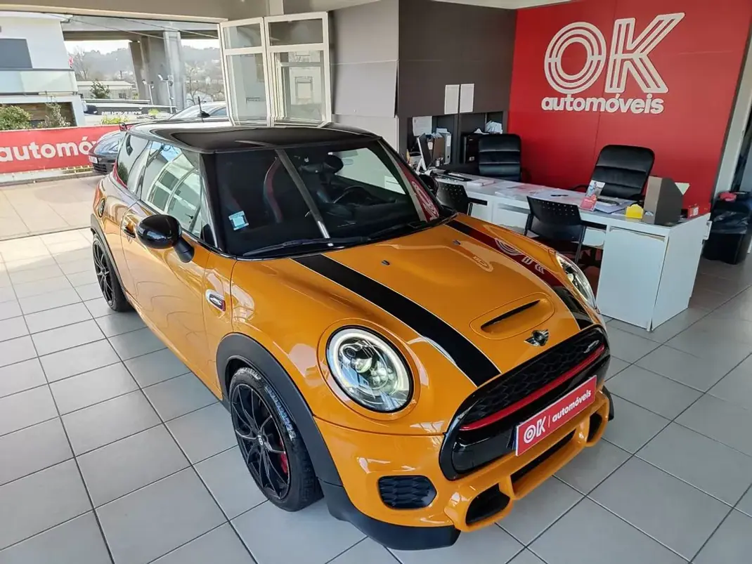 MINI John Cooper Works 2015 - 21500 EUR, 91950 km - AUTO.MOTO.pt - 91950km - foto 2 de 38