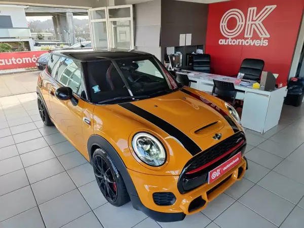 MINI John Cooper Works 2015 - 21500 EUR, 91950 km - AUTO.MOTO.pt - 91950km - foto 2 de 38