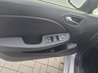 Renault Clio 2023 — foto 6 de 36