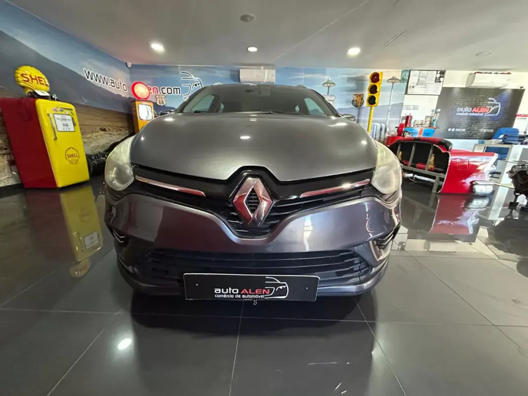 Renault Clio 2018 - 11950 EUR, 66571 km - 66571km - foto 2 de 20