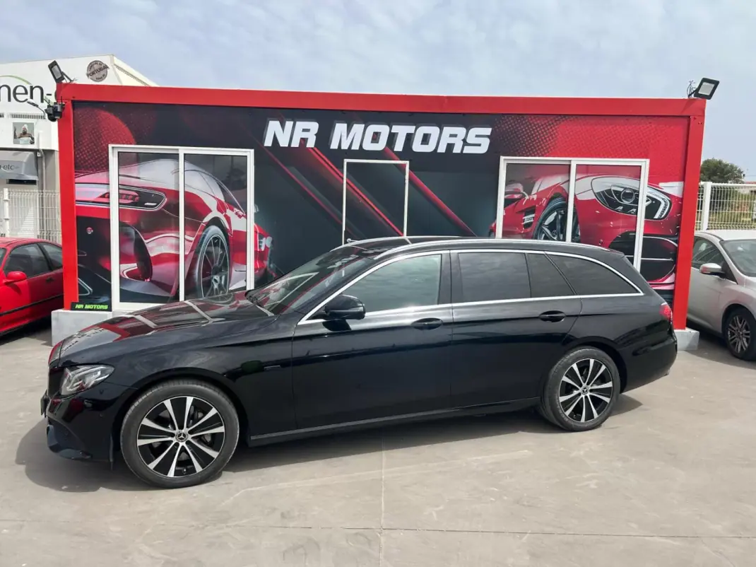 Mercedes-Benz E 300 2020 - 28990 EUR, 140000 km - AUTO.MOTO.pt - 140000km - foto 1 de 23