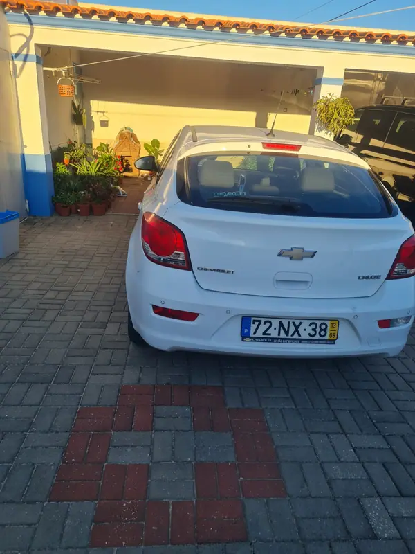 Chevrolet Cruze 2013 - 5000 EUR, 254000 km - AUTO.MOTO.pt - 254000km - foto 2 de 6