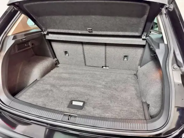 Volkswagen Tiguan 2017 - 17750 EUR, 120000 km - AUTO.MOTO.pt - 120000km - foto 49 de 50