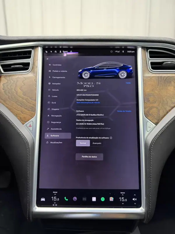 Tesla Model S 2017 - 18000 EUR, 250000 km - AUTO.MOTO.pt - 250000km - foto 16 de 24