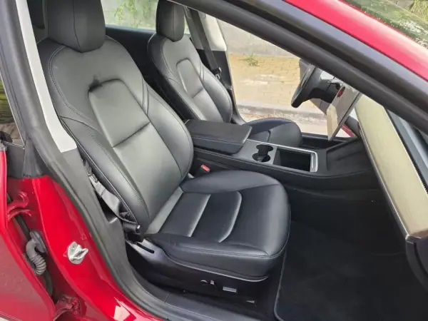 Tesla Model 3 2021 - 27499 EUR, 74631 km - 74631km - foto 16 de 34