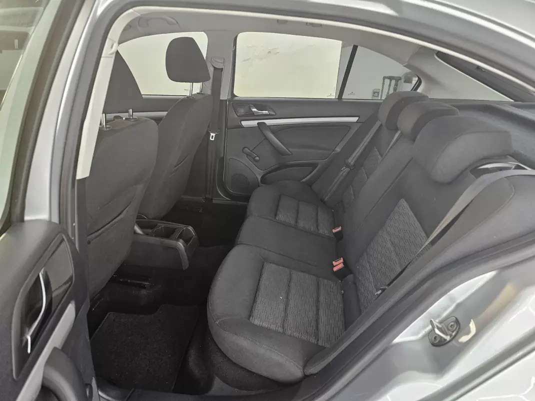 Skoda Octavia 2012 - 9350 EUR, 284108 km - AUTO.MOTO.pt - 284108km - foto 18 de 26