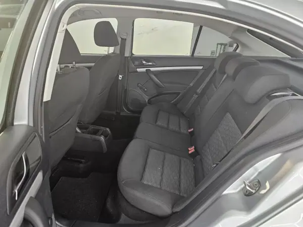 Skoda Octavia 2012 - 9350 EUR, 284108 km - AUTO.MOTO.pt - 284108km - foto 18 de 26
