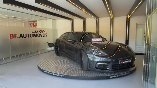 Porsche Panamera 2016 - 62500 EUR, 186989 km - AUTO.MOTO.pt - 186989km - foto 5 de 69