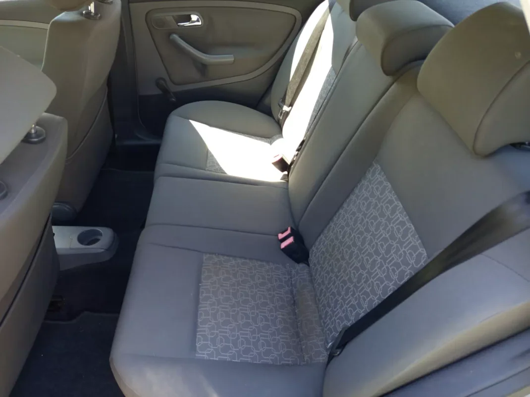 SEAT Ibiza 2006 - 4990 EUR, 144800 km - AUTO.MOTO.pt - 144800km - foto 7 de 10