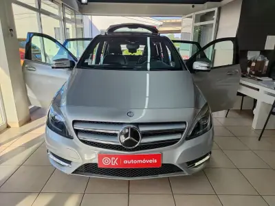 Mercedes-Benz B 180 2012 - 10950 EUR, 220000 km - AUTO.MOTO.pt - 220000km - foto 20 de 32