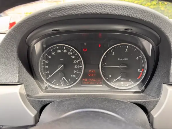 BMW 318 2009 - 10900 EUR, 110942 km - AUTO.MOTO.pt - 110942km - foto 11 de 25