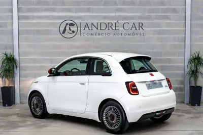 Fiat 500e 2022 - 13950 EUR, 16970 km - AUTO.MOTO.pt - 16970km - foto 7 de 47