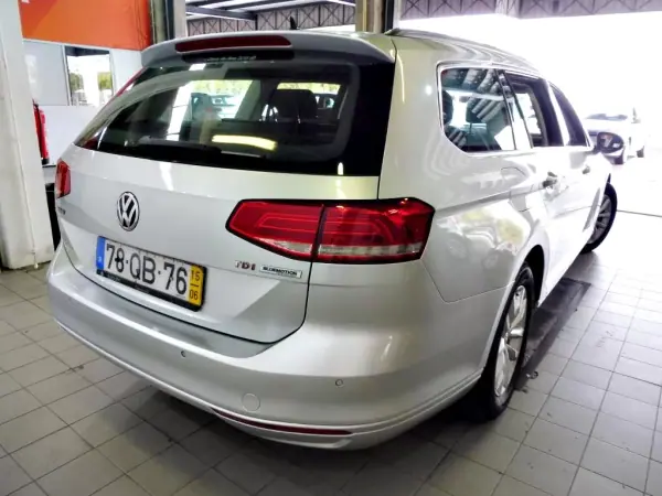 Volkswagen Passat Variant 2015 — foto 2 de 13
