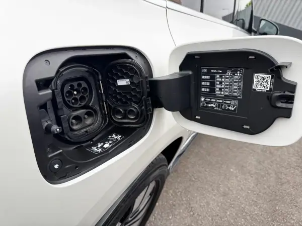 Mercedes-Benz EQC 2020 - 34500 EUR, 120000 km - 120000km - foto 14 de 20