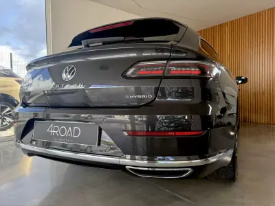 Volkswagen Arteon Shooting Brake 2021 - 23500 EUR, 168600 km - AUTO.MOTO.pt - 168600km - foto 20 de 144