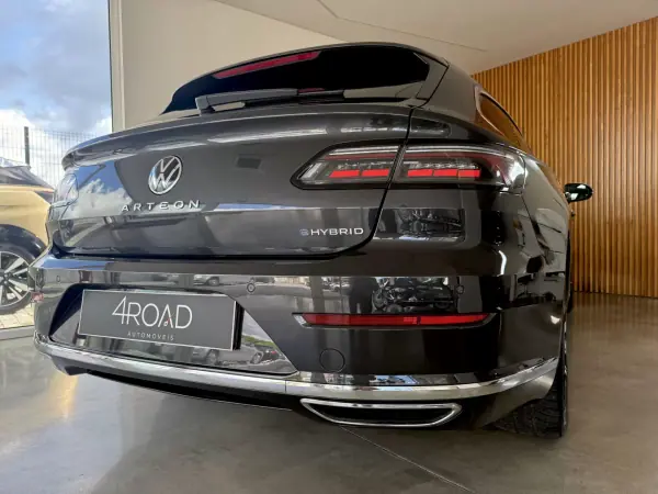 Volkswagen Arteon Shooting Brake 2021 - 23500 EUR, 168600 km - AUTO.MOTO.pt - 168600km - foto 20 de 144