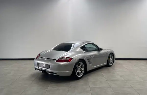 Porsche Cayman 2006 - 31900 EUR, 185000 km - AUTO.MOTO.pt - 185000km - foto 9 de 22